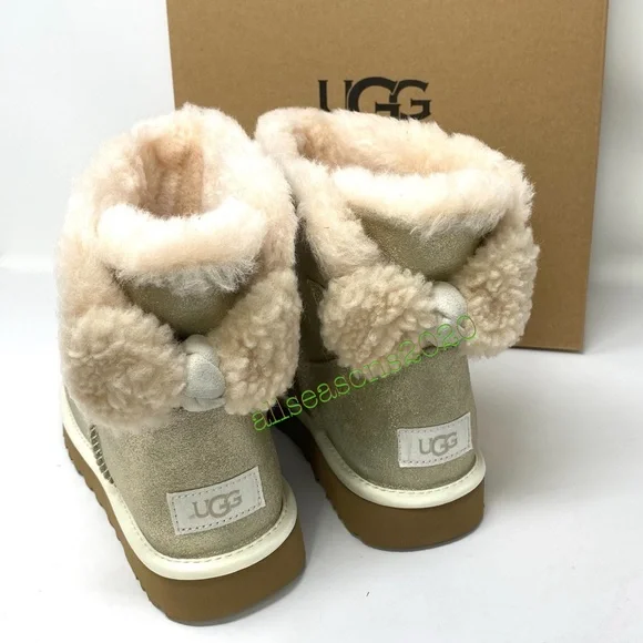 💥MEGA SALE!💥UGG  Women’s Boots Arielle Sparkle Boot Fur Gold Size 6 1112090 - Picture 10 of 11